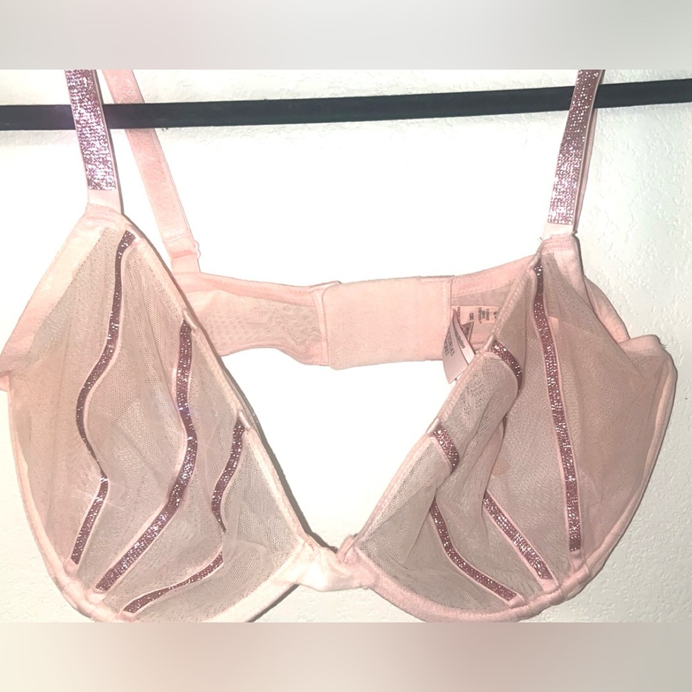 NWT victoria's secret underwire bra soo cute